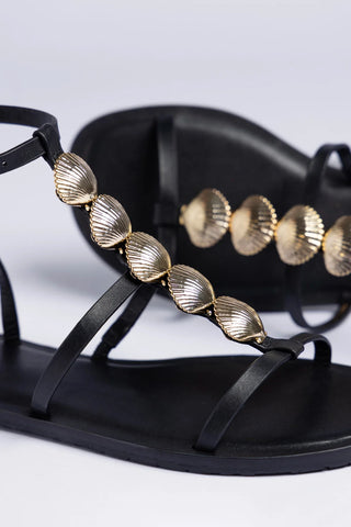 Sandalia Flat Coquile Couro Preto Sandal Larroudé