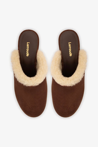 Sandália Plataforma Miso Camurça Marrom e Lã Natural