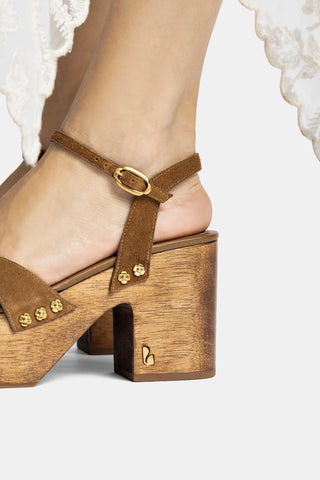 Sandália Plataforma Talitha Camurça Caramelo