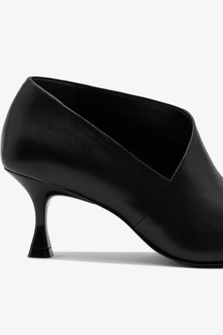Larroudé By Nicolò B.: Scarpin Vittoria Couro Preto