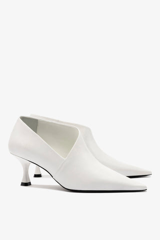 Larroudé By Nicolò B.: Scarpin Vittoria Couro Branco Boot Larroudé x Nicolò Beretta