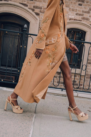 Sandália Plataforma Bianca High Couro Bege Sandal Larroudé