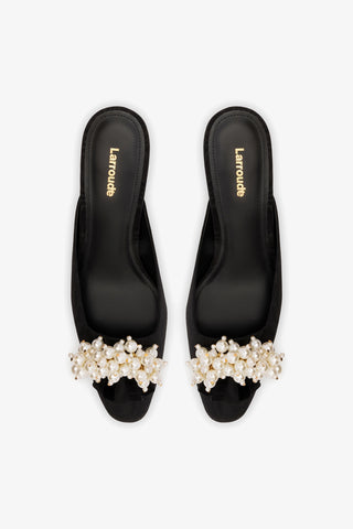 Mule Amal Pearl Seda Preto