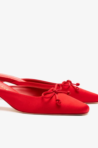 Larroudé x Parke: Mule Cetim Vermelho