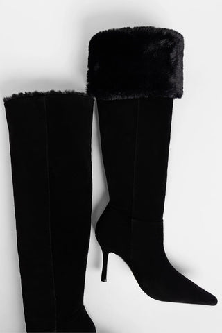 Bota Carine Fur Camurça Preto Boot Larroudé