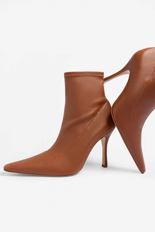 Bota Carine Mini Couro Stretch Caramelo Boot Larroudé