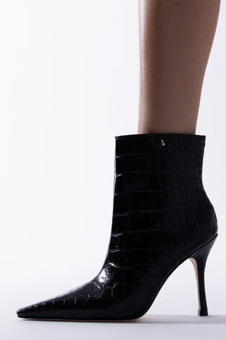 Bota Carine Mini Couro Croco Preto Boot Larroudé