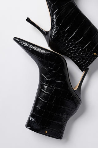 Bota Carine Mini Couro Croco Preto Boot Larroudé