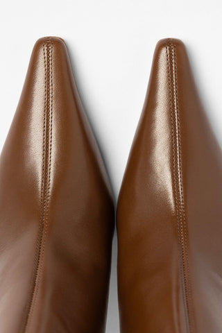 Bota Carine Mini Couro Marrom