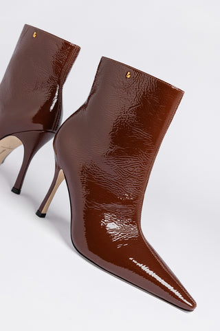 Bota Carine Mini Couro Verniz Marrom Boot Larroudé