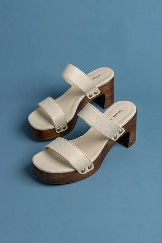 Larroudé x Kenneth Cole: Mule Couro Off White Sandal Larroudé x Kenneth Cole