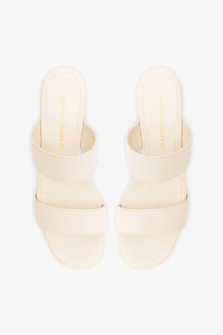 Larroudé x Kenneth Cole: Mule Couro Off White Sandal Larroudé x Kenneth Cole