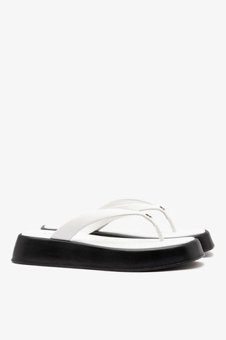 Sandália Roxy Couro Preto e Branco Sandal Larroudé