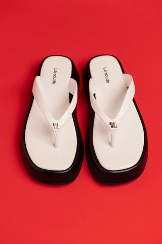 Sandália Roxy Couro Preto e Branco Sandal Larroudé