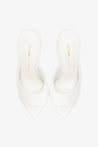 Larroudé x Nicolò B.: Mule Malibu Couro Verniz Branco Mule Larroudé x Nicolò Beretta