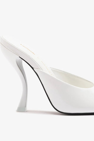Larroudé x Nicolò B.: Mule Malibu Couro Verniz Branco Mule Larroudé x Nicolò Beretta