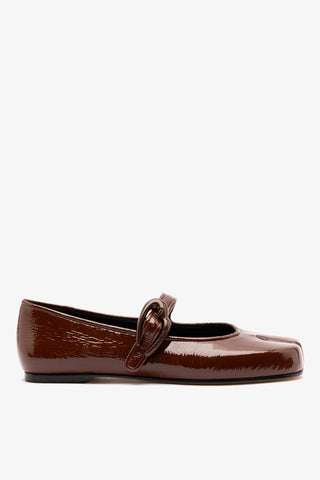 Sapatilha Verona Tabi Couro Verniz Marrom Flat Larroudé