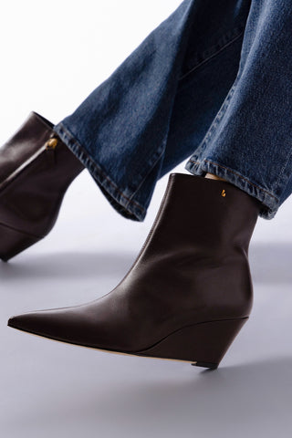 Bota Loulou Couro Marrom Boot Larroudé