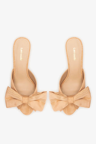 Mule Peep Toe Elle Seda Bege Mule Larroudé