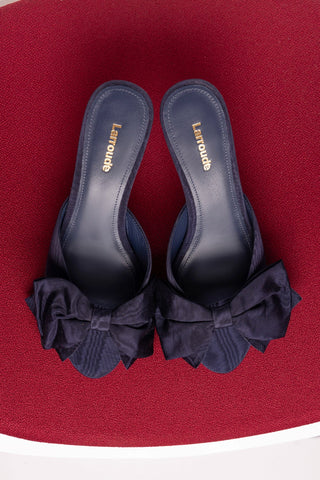 Mule Peep Toe Elle Seda Azul Mule Larroudé
