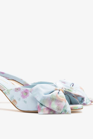 Larroudé x Markarian: Mule Peep Toe Elle Tecido Floral Azul Mule Larroudé x Markarian