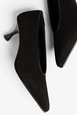 Scarpin Cambon Camurça Preto Pump Larroudé