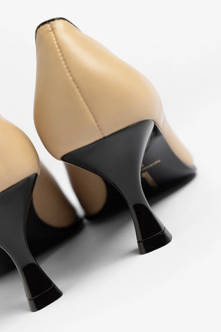 Scarpin Cambon Couro Bege Pump Larroudé