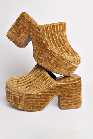 Miso Clog In Latte Velvet