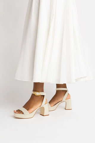 Sandália Dolly Verona Low Couro Off White Sandal Larroudé
