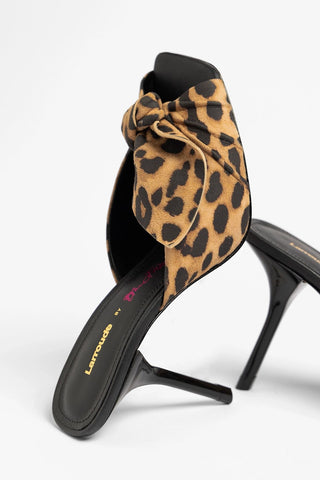 Larroudé by Bruno Frisoni: Mule Gigi Camurça Leopardo Mule Larroudé x Bruno Frisoni