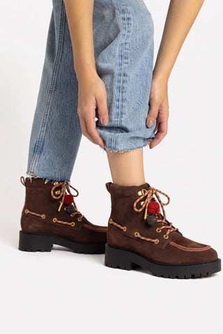 Bota Cyprus Camurça Marrom Boot Larroudé